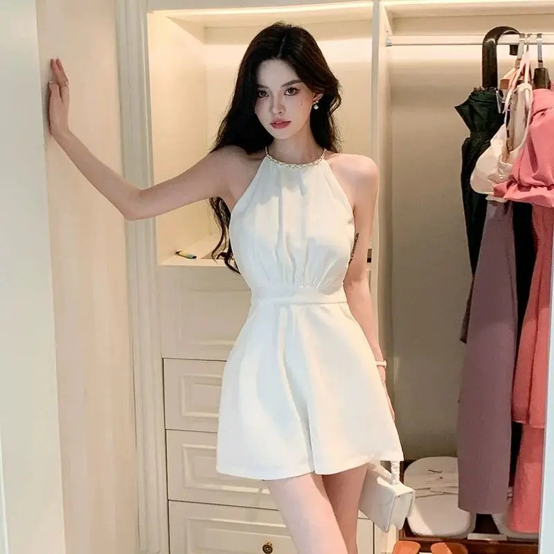 Summer Clothing Trends 2025 - Прохладные белые женские шорты, офисные легкие